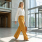 👖✨ Pantalón Tiro Alto Pierna Ancha – Color Sólido, Caída Fluida y Efecto Piernas Infinitas 🦵💫