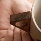☕✨ Taza Vintage con Asa de Madera y Platillo – Estilo Retro Elegante, Aroma y Estética Única para tu Rincón de Café